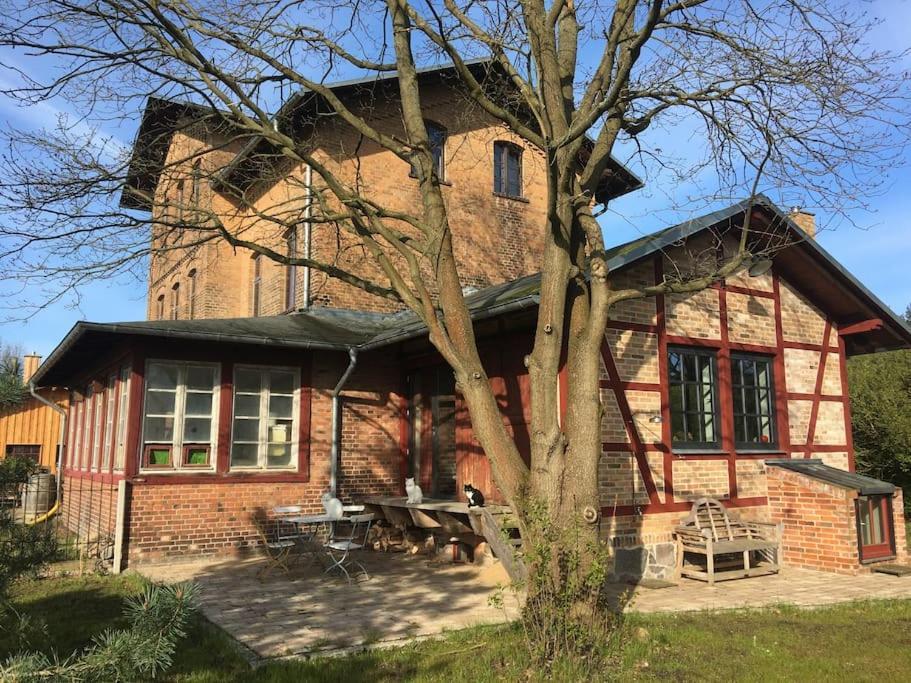 Romantisches Studio Am Waldesrand Mit Gartensauna Schwarz Exterior photo