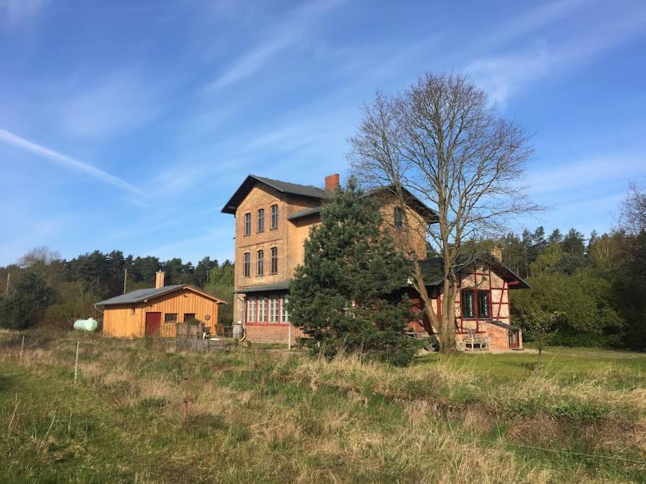 Romantisches Studio Am Waldesrand Mit Gartensauna Schwarz Exterior photo